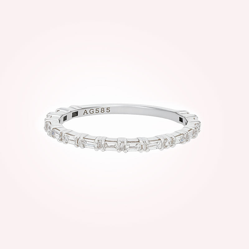 18K White Gold East-West Emerald-Cut Diamond Band